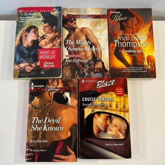 Lot of 23 "Harlequin Romance" Paperback Novels - Great condition! - Picture 7 of 7